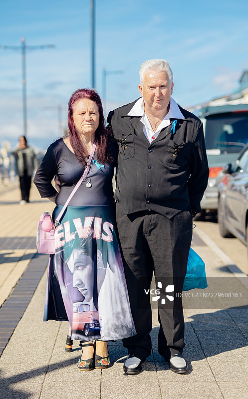 一对情侣，埃尔维斯音乐节，波斯考尔图片素材