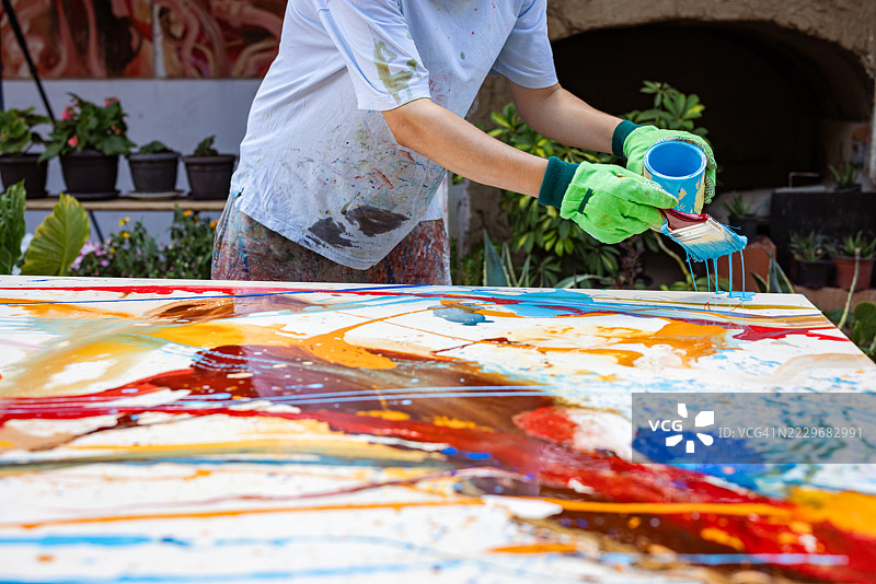 艺术运动中的自由图片素材