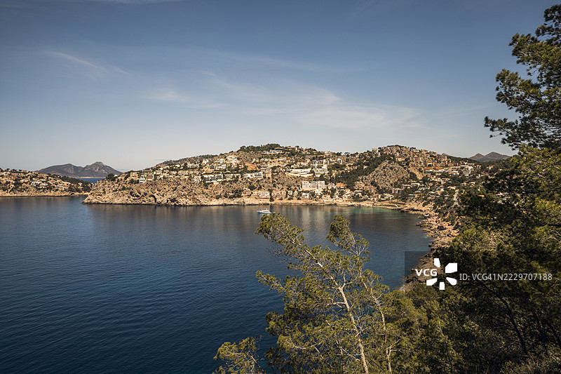 西班牙，巴利阿里群岛，安德拉克，夏季的海滨小镇图片素材
