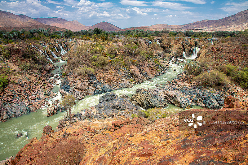 纳米比亚库内内河上的埃普帕瀑布美景图片素材