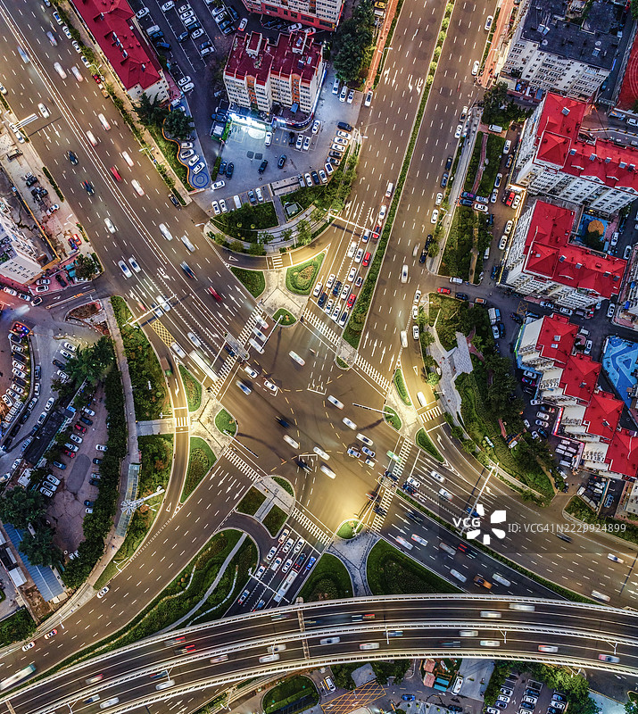 复杂道路交叉口的无人机航拍视图图片素材