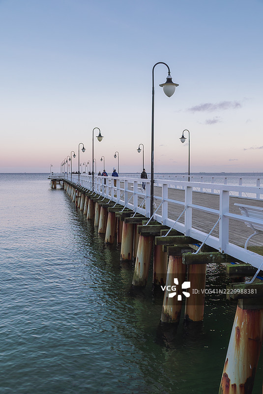 清澈天空下的海景，波兰格丁尼亚，波莫瑞省图片素材