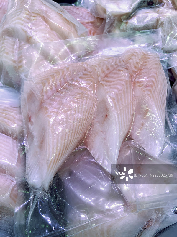 真空封装的加拿大平鱼（Karasukarei）图片素材