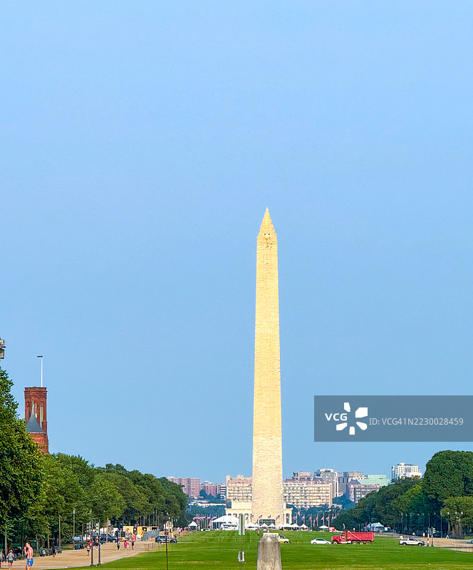 华盛顿纪念碑和华盛顿特区国家广场的草坪图片素材
