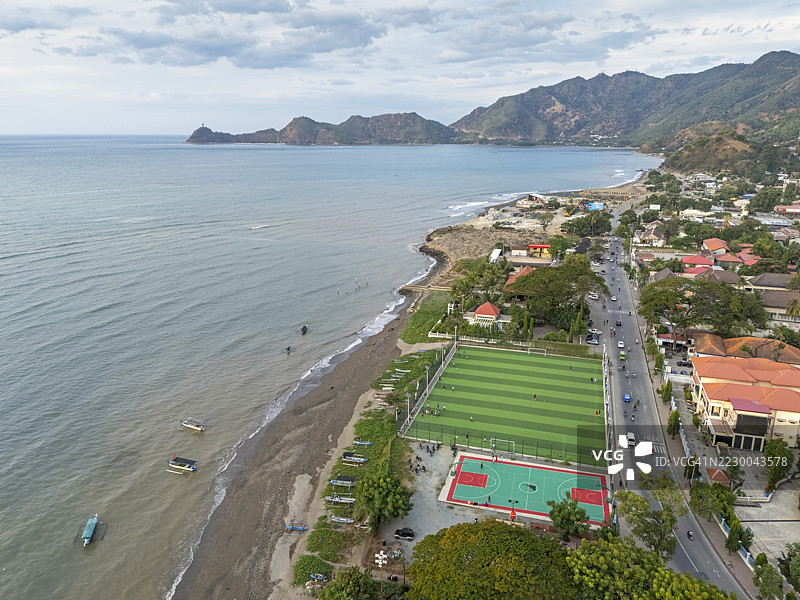 东帝汶迪利海岸线的山脉航拍图图片素材