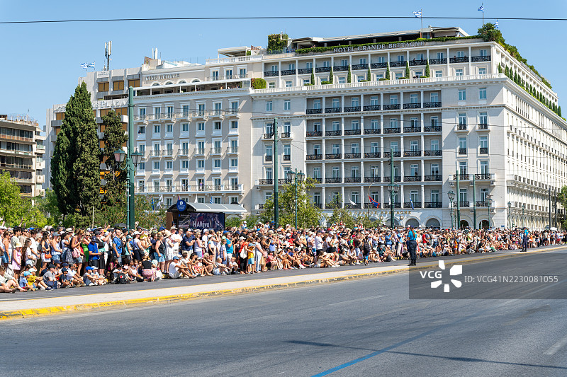 人群在希腊雅典观看活动图片素材