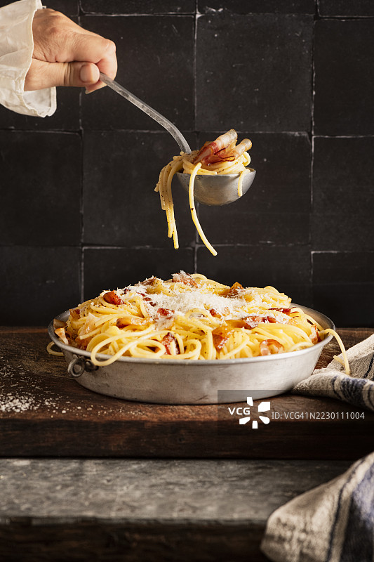 意大利培根奶酱面特写图片素材