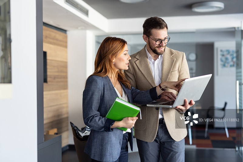 商务专业人士正在制定战略图片素材