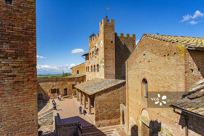 托斯卡纳，切尔塔尔多，乔万尼·博卡乔街的景观图片素材