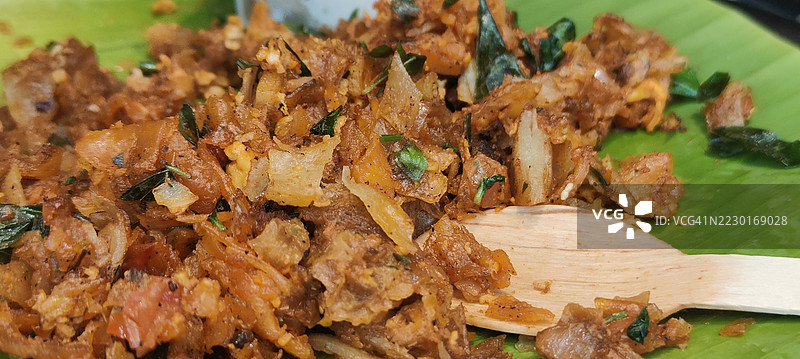 辣味科图帕罗塔特写，盛放在香蕉叶上图片素材