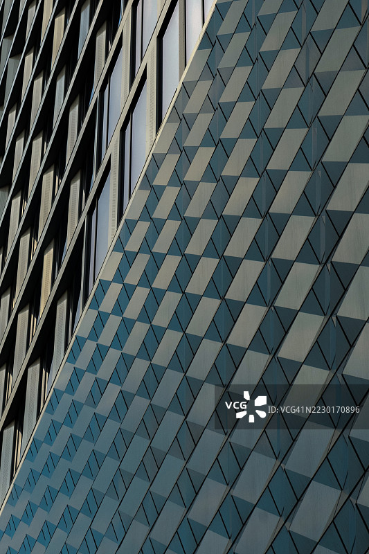 现代建筑外立面与几何图案，波兰卡托维兹图片素材