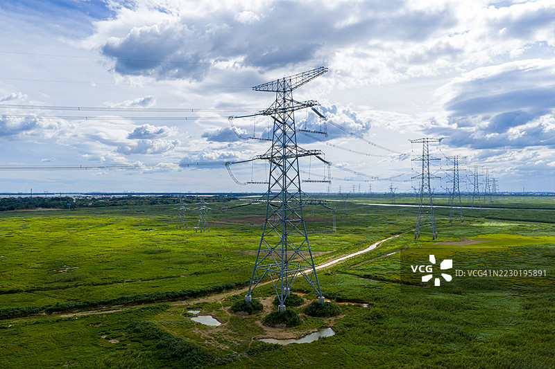 输电塔和电力线图片素材