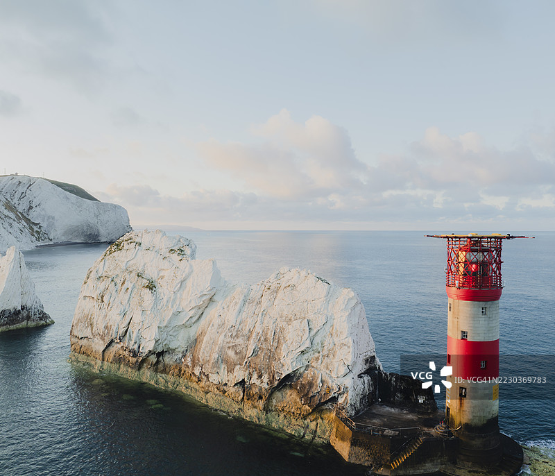 日出时的灯塔图片素材