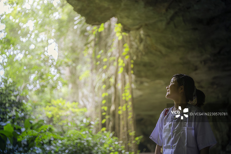 拥抱自然图片素材