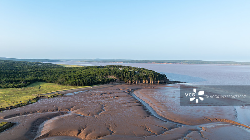 新不伦瑞克省霍普韦尔省立公园的日落鸟瞰图。图片素材