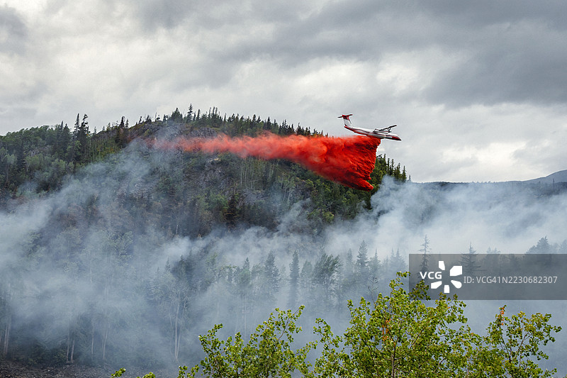北不列颠哥伦比亚省的飞机消防员图片素材