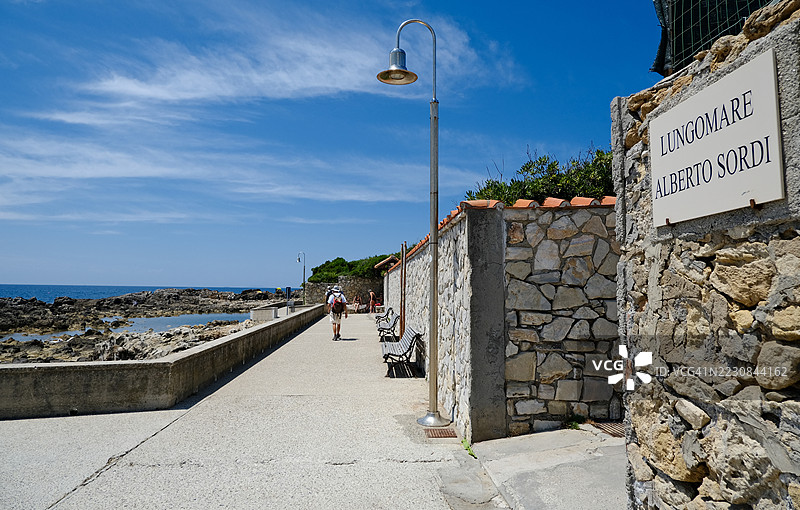 卡斯蒂廖内洛海滨长廊图片素材