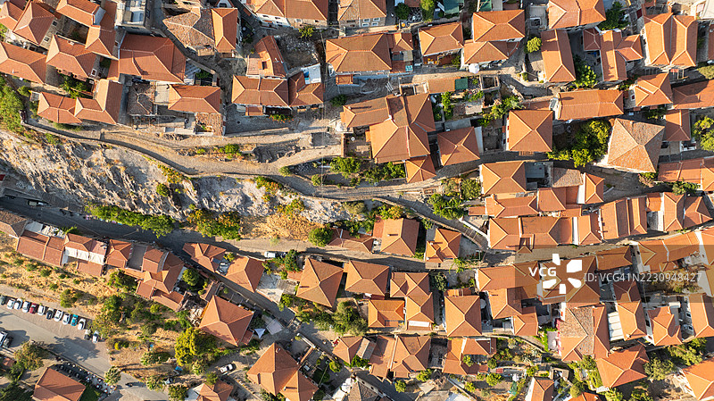 希腊小镇屋顶的俯视图图片素材
