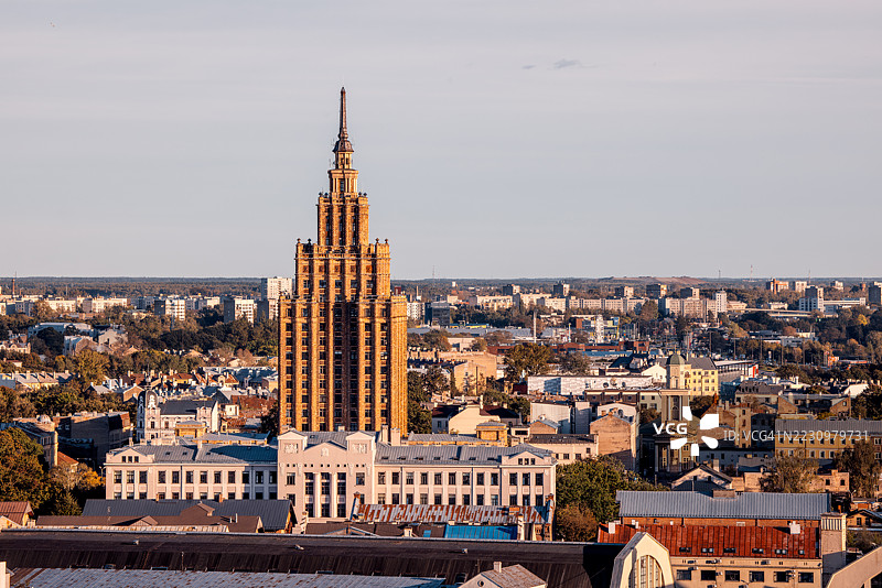 拉脱维亚城市风光，包含斯大林主义风格的拉脱维亚科学院大楼，拉脱维亚图片素材