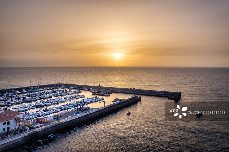 特内里费岛洛斯吉甘特斯码头的日落图片素材