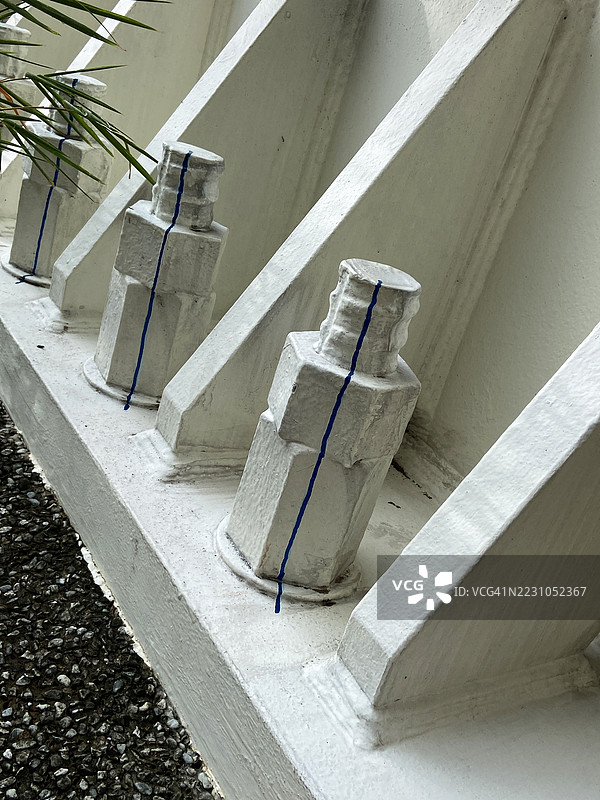 大型钢结构的基础螺栓。图片素材