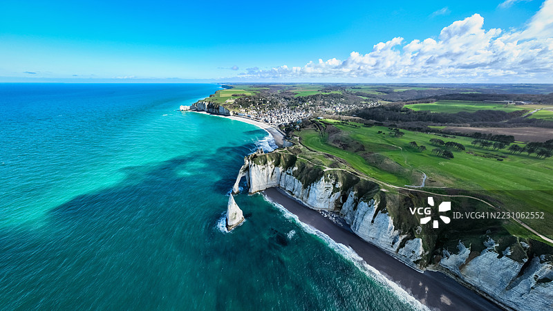 埃特雷塔悬崖 诺曼底海岸 翠绿色的大西洋 法国 无人机全景图片素材