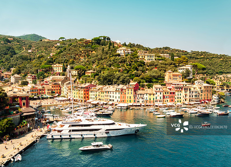 意大利里维埃拉的甜蜜生活，波托菲诺的豪华游艇图片素材