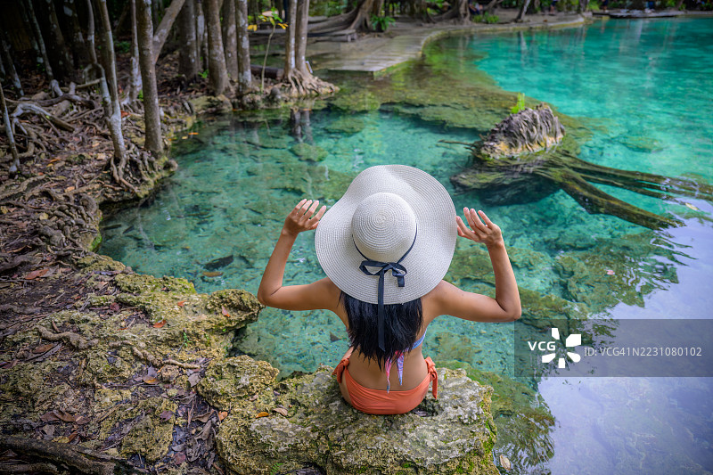 克拉比府克隆通的翡翠池图片素材