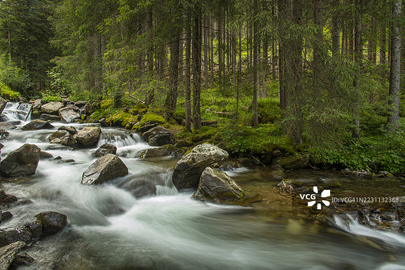 特伦蒂诺-阿尔托阿迪杰，特拉维尼奥洛河图片素材