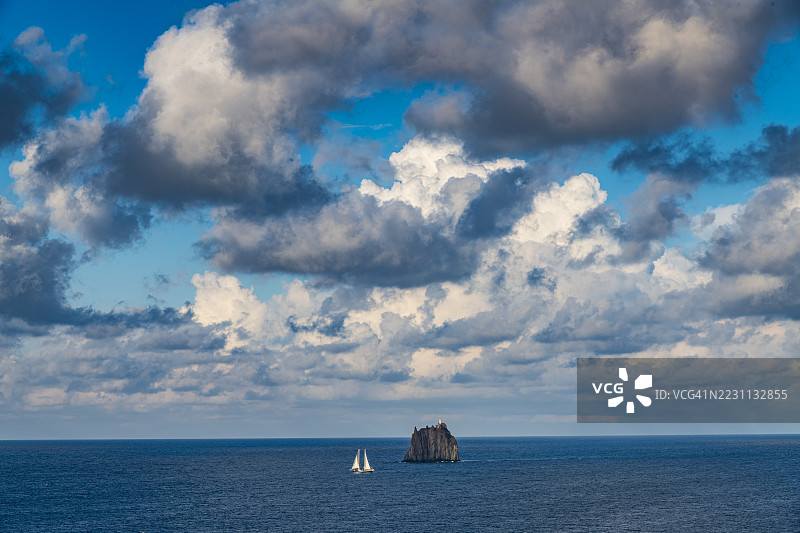 西西里，斯特龙博利岛附近的斯特龙博利基霍岛图片素材