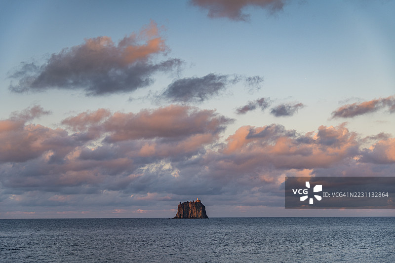 西西里，斯特龙博利岛附近的斯特龙博利基奥岛图片素材