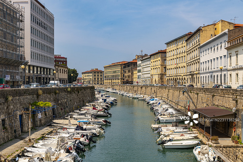 利沃诺，阿泽利奥码头运河图片素材