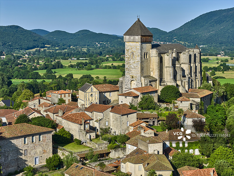 法国奥克西塔尼地区的圣贝尔特朗德科明热村庄图片素材