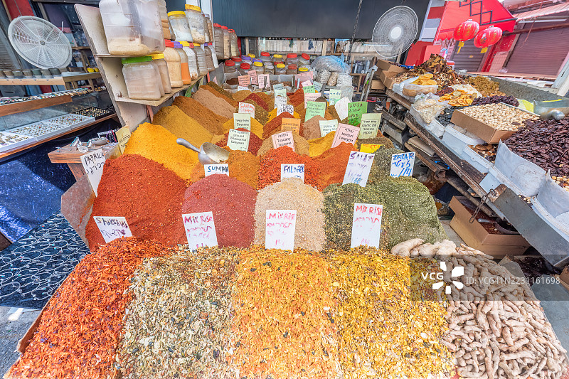 特拉维夫以色列卡梅尔市场的香料图片素材
