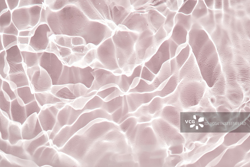 阳光在沙滩上泛起涟漪图片素材