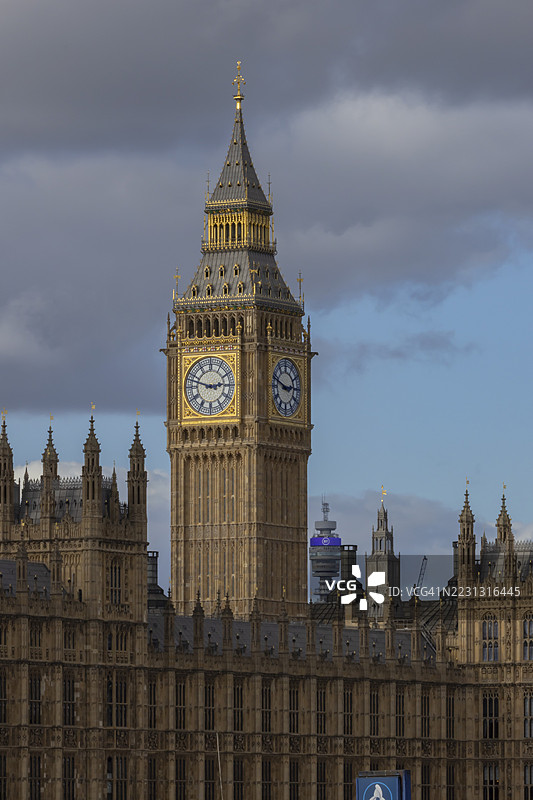 伦敦议会大厦或英国议会大厦的伊丽莎白塔（大本钟）钟楼，伦敦市，英格兰，英国图片素材