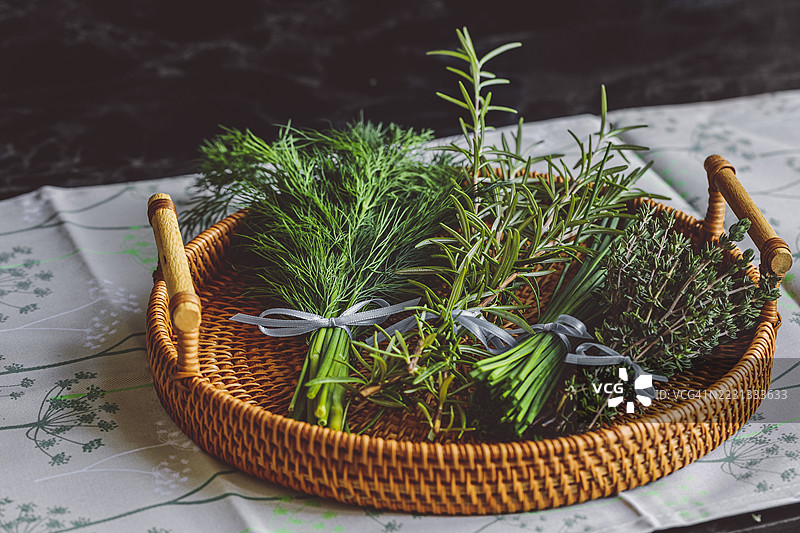 绿色香料和草药图片素材