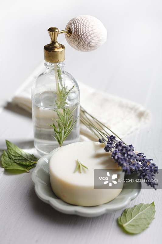 有机肥皂和香水图片素材