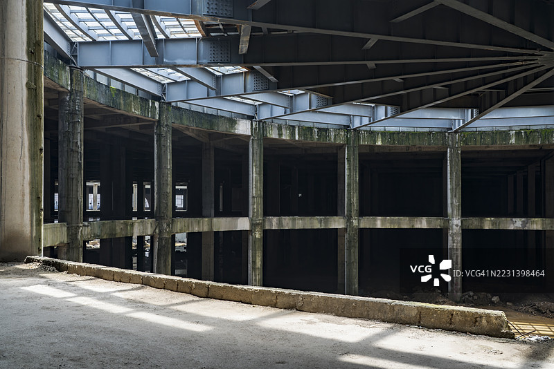 城市中心的废弃建筑图片素材