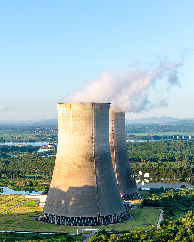 核电站的蒸汽冷却塔图片素材