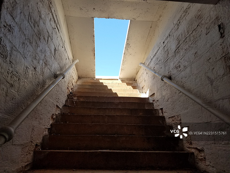 通往天空的楼梯图片素材