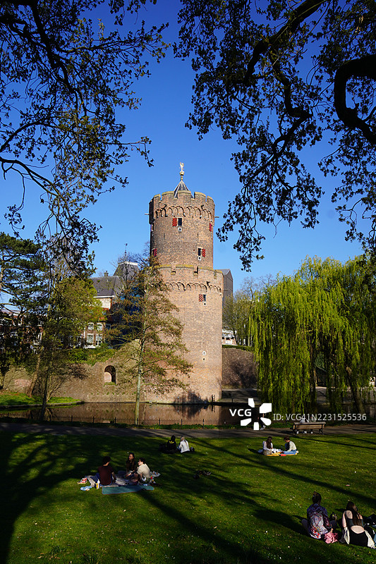 尼梅亨的克罗嫩堡公园与历史塔楼图片素材