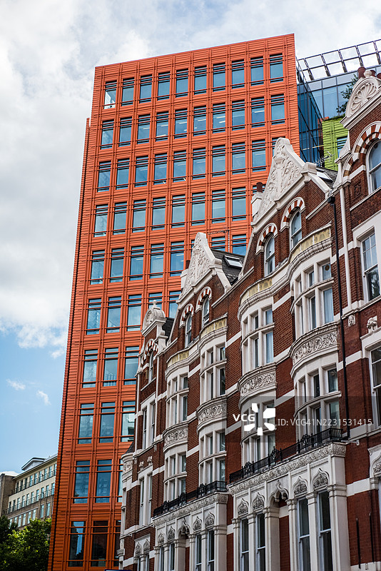 伦佐·皮亚诺设计的中央圣吉尔斯综合体，位于伦敦市中心。图片素材