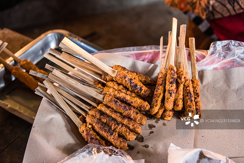 市场上的巴厘岛碎肉串（Sate Lilit）图片素材
