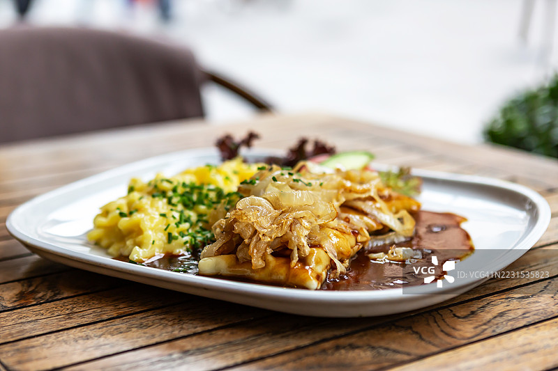 施瓦比洋葱烤肉（Schwäbischer Zwiebelrsotbraten） - 传统的施瓦比美食图片素材