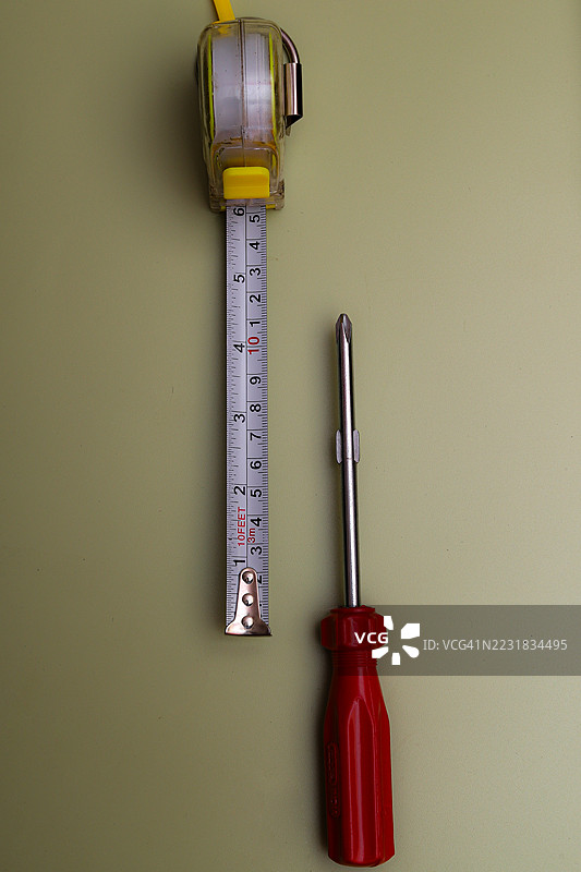 卷尺和螺丝刀图片素材