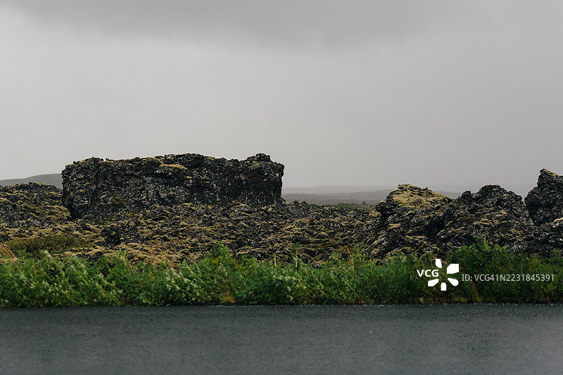 冰岛路边的熔岩岩石 formations图片素材