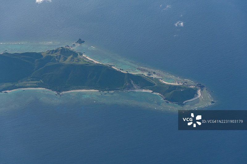 日本冲绳伊平屋岛的飞机航拍视角图片素材