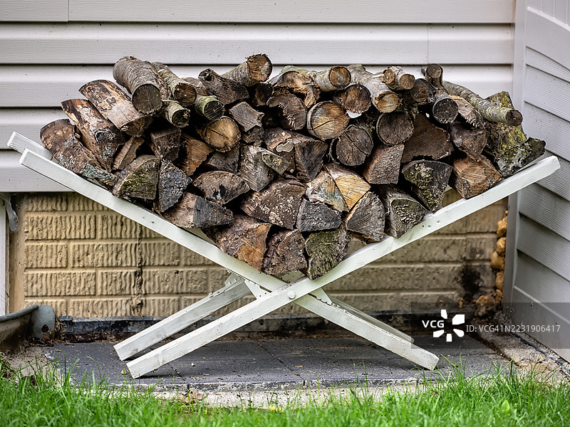 堆叠的木材图片素材