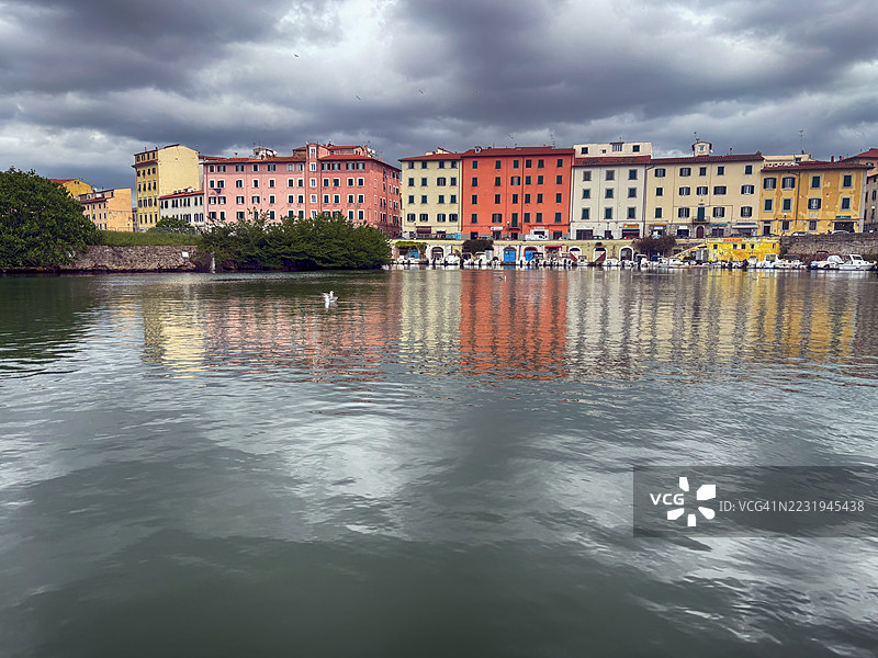 利沃诺的小威尼斯社区。这个地区是为了方便货物运输到港口而建，保留了古老贸易村庄的氛围。图片素材